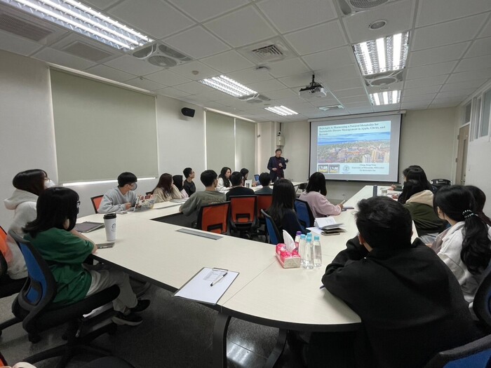 2025/01 美國University of Wisconsin-Milwaukee Visiting 訪問學者講座